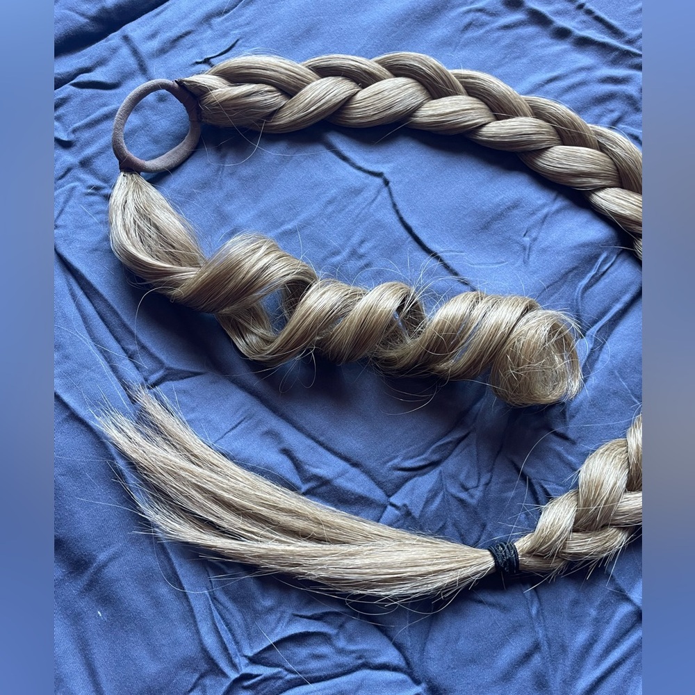 INH Lara Braid Ponytail Extension - Ash Blonde - Picture 4 of 5